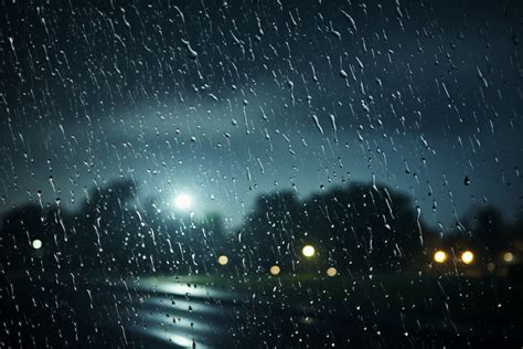 下雨天照片